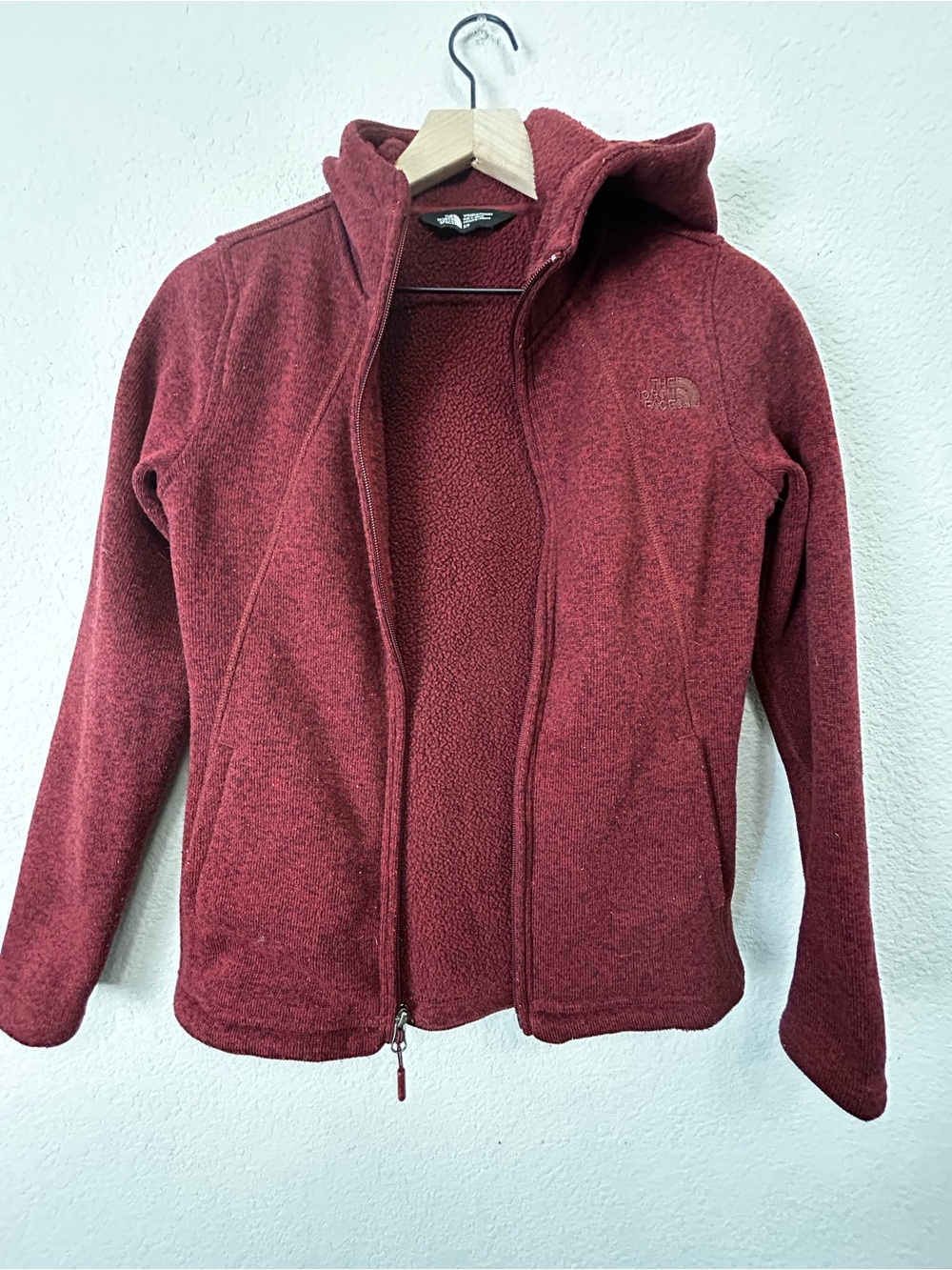 The North Face Crescent Full Zip Sweater Fleece Hoodie Jacket Burgundy Small